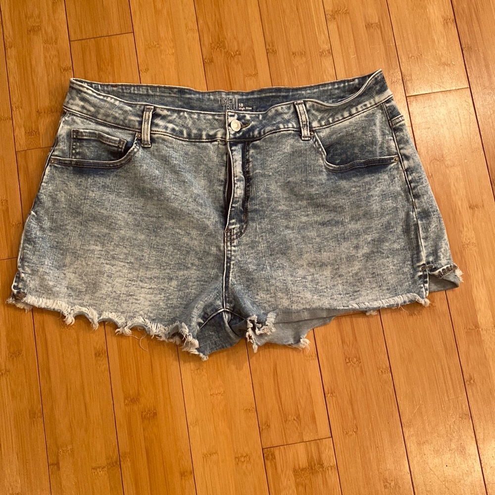 Time & Tru Acid Wash Shorts Sz 18